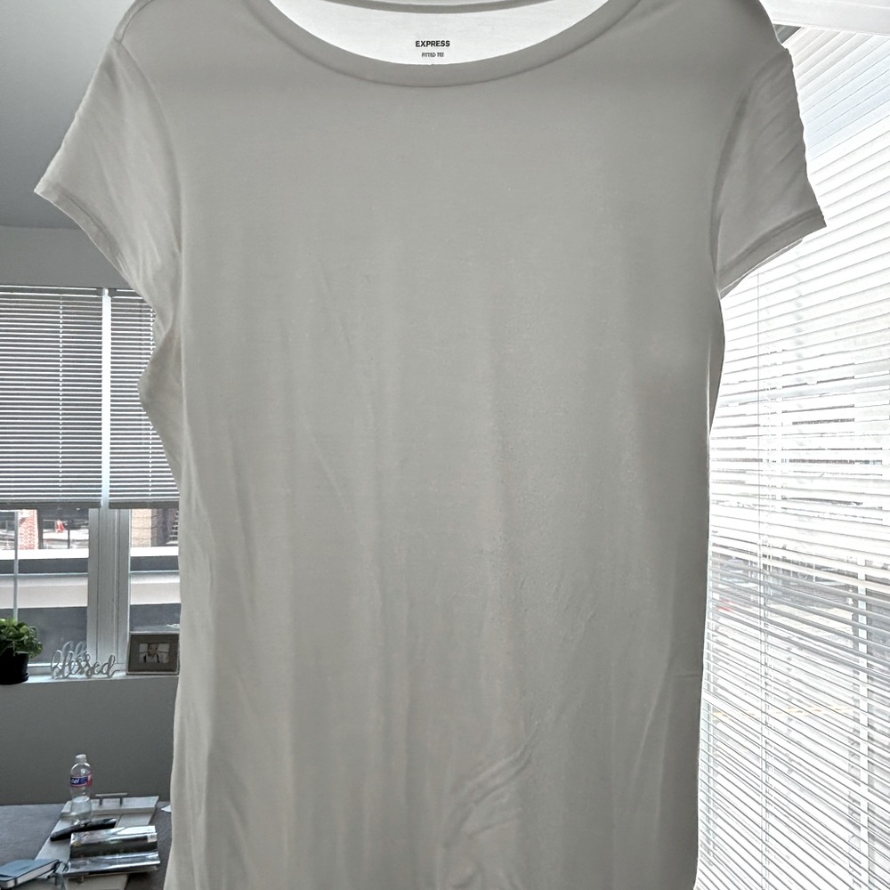 White tee